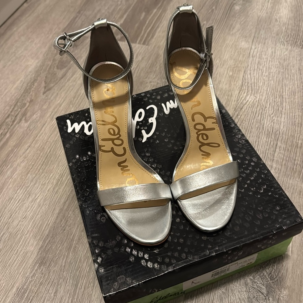 Never worn brand new Sam Edelman silver leather heel